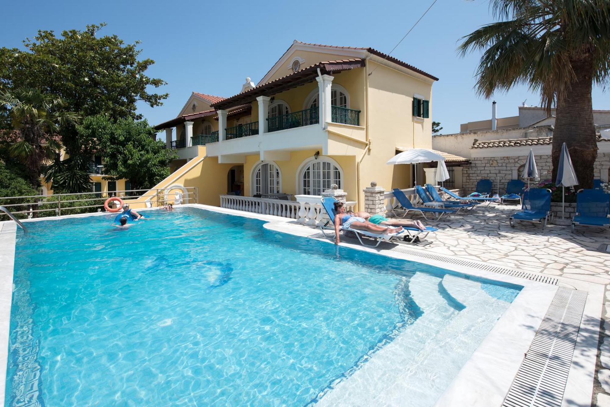 Mayflower Apartments Kassiopi Bagian luar foto