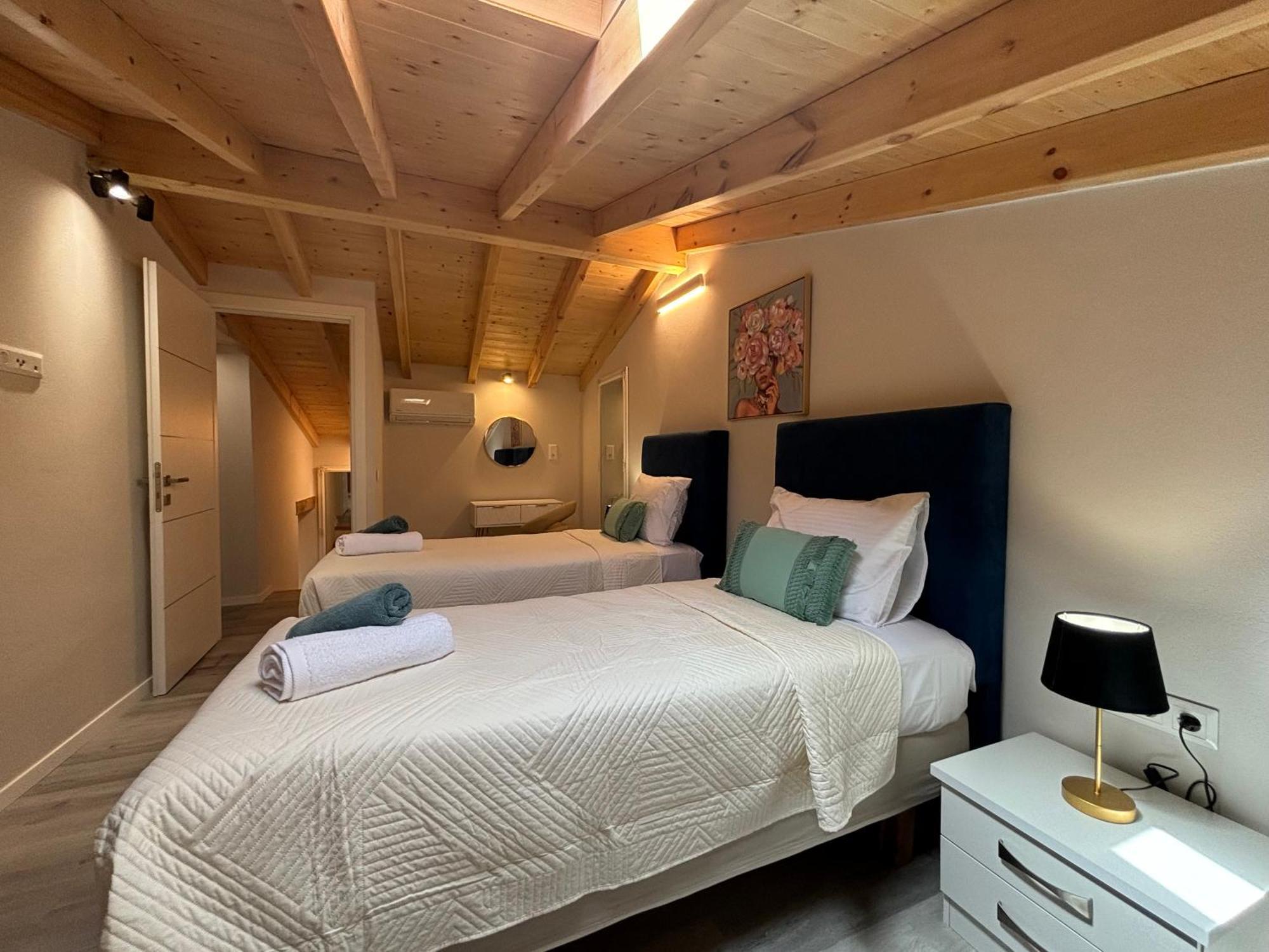 Mayflower Apartments Kassiopi Bagian luar foto